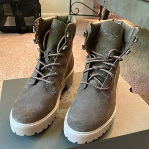 Timberland boot / color - olive suede